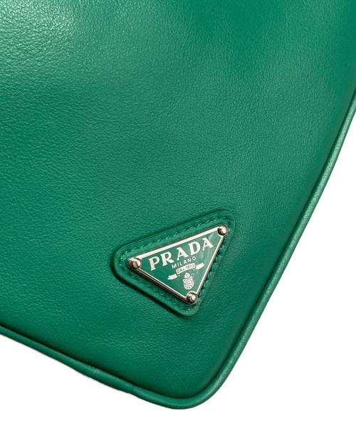 PRADA（プラダ）PRADA (プラダ) トライアングル カーフレザー ショルダーバッグ 1NQ043 グリーンの古着・服飾アイテム
