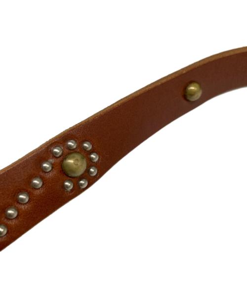 htc（エイチティーシー）htc (エイチティーシー) スタッズナローレザーベルト ブラウン サイズ:34の古着・服飾アイテム