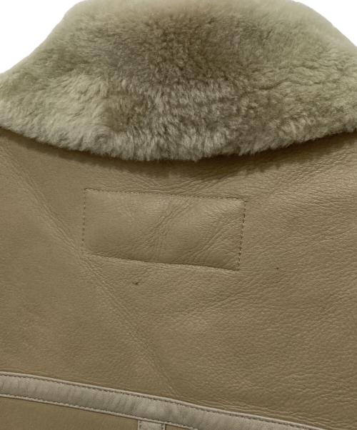 AKM（エーケーエム）AKM (エーケーエム) B-3 ムートンジャケット INPELSA MERINO MOUTON B-3 FLIGHT JACKET B130 アイボリー サイズ:Mの古着・服飾アイテム