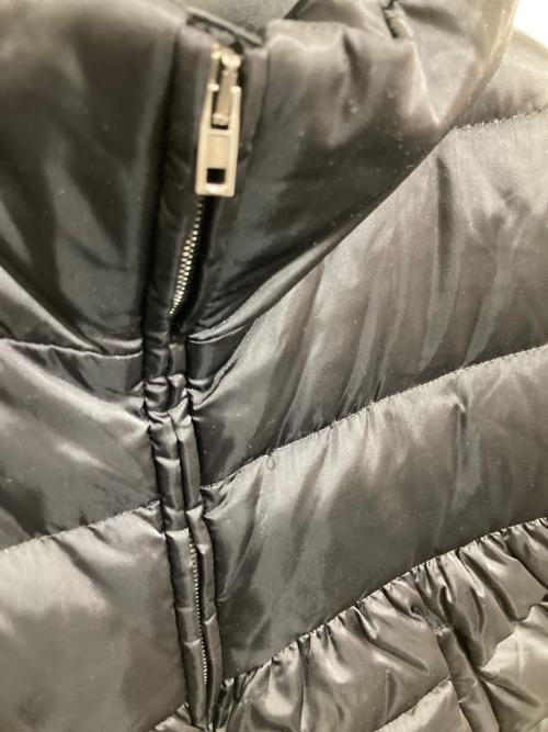 MIU MIU（ミュウミュウ）MIU MIU (ミュウミュウ) ショート丈  スタンドカラー ダウンジャケット  2011年  ブラック サイズ:38の古着・服飾アイテム