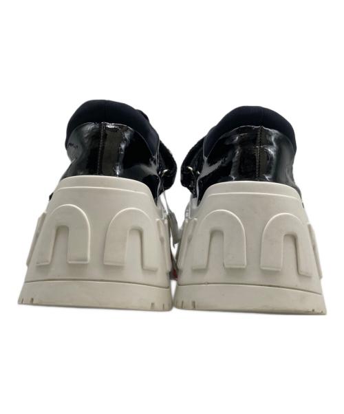 MIU MIU（ミュウミュウ）MIU MIU (ミュウミュウ) ロゴベルト厚底スニーカー ブラック サイズ:38の古着・服飾アイテム