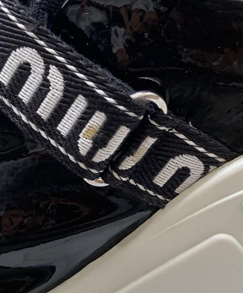 MIU MIU（ミュウミュウ）MIU MIU (ミュウミュウ) ロゴベルト厚底スニーカー ブラック サイズ:38の古着・服飾アイテム