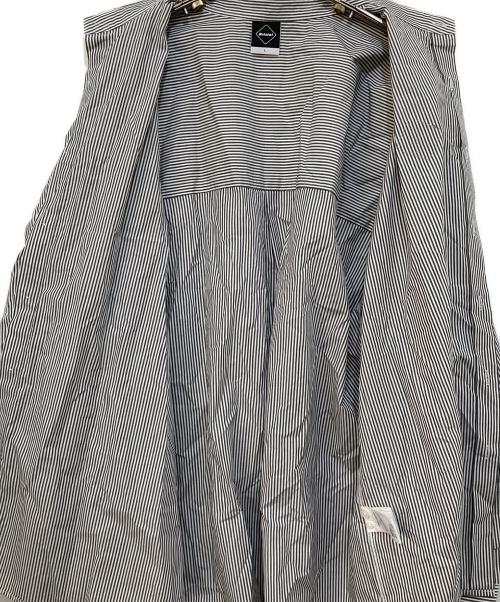 F.C.R.B.（エフシーレアルブリストル）F.C.R.B. (エフシーレアルブリストル) BIG LOGO L/S BAGGY SHIRT（ビッグロゴバギーシャツ）FCRB-250086 グレー サイズ:Lの古着・服飾アイテム