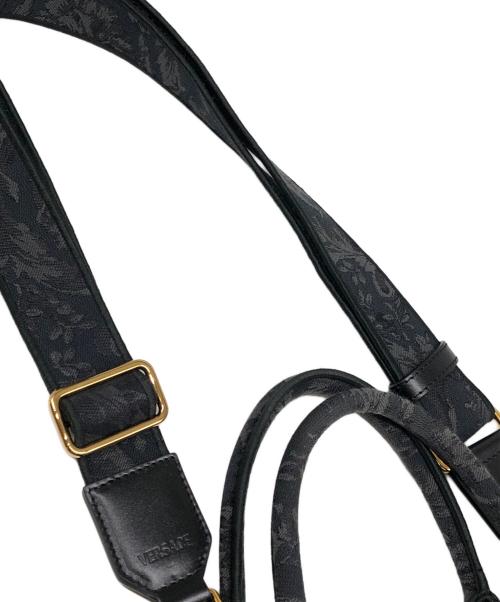 VERSACE（ヴェルサーチェ）VERSACE (ヴェルサーチェ) バロッコ アテナ スモール トートバッグ　1011564 グレーの古着・服飾アイテム