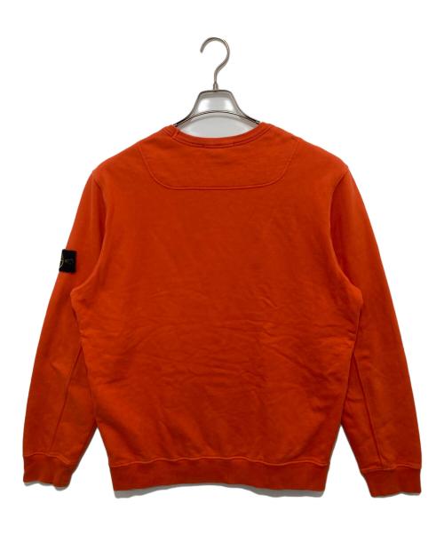 STONE ISLAND（ストーンアイランド）STONE ISLAND (ストーンアイランド) Garment Dyed Sweatshirt(ガーメントダイスウェットシャツ)　アイコンパッチクルーネックスウェット　791562420 V0037 オレンジ サイズ:XLの古着・服飾アイテム