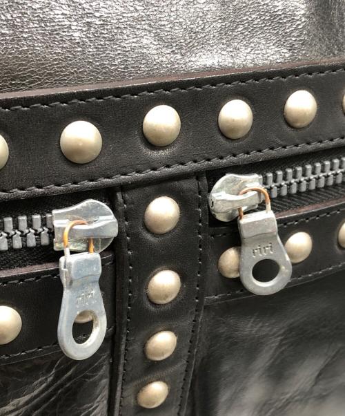 ROLL（ロール）ROLL (ロール) ISAMU KATAYAMA BACKLASH (イサムカタヤマ・バックラッシュ) 別注 3way ホースレザー スタッズヘルメット バッグ ブラックの古着・服飾アイテム