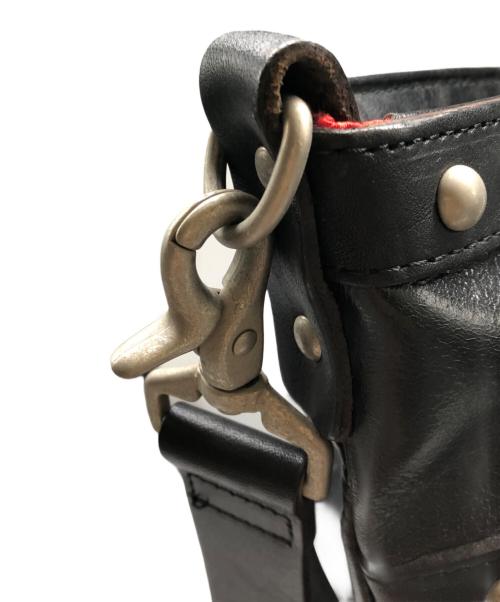 ROLL（ロール）ROLL (ロール) ISAMU KATAYAMA BACKLASH (イサムカタヤマ・バックラッシュ) 別注 3way ホースレザー スタッズヘルメット バッグ ブラックの古着・服飾アイテム