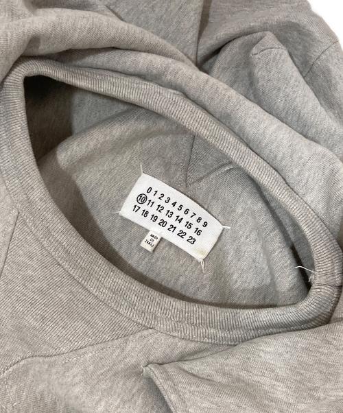 Maison Margiela（メゾンマルジェラ）Maison Margiela (メゾンマルジェラ) フロント刺繍プルオーバーパーカー　S50GU0179 S25505　21AW グレー サイズ:SIZE　52の古着・服飾アイテム