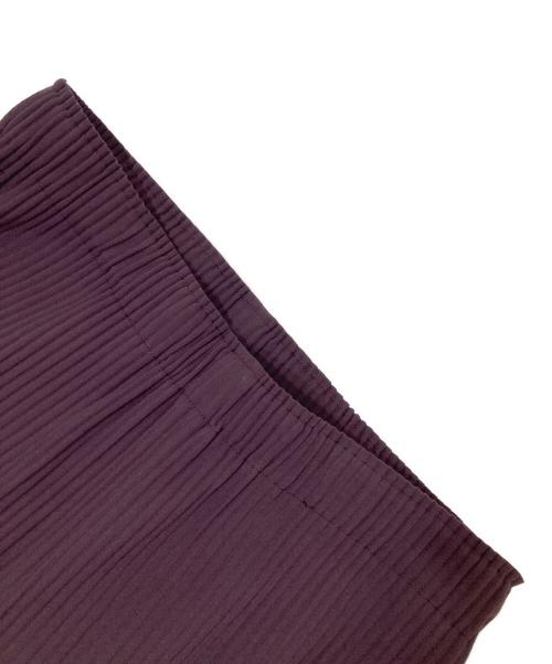 me ISSEY MIYAKE（ミーイッセイ ミヤケ）me ISSEY MIYAKE (ミーイッセイ ミヤケ) FINE KNIT PLEATS BOTTOM（ファインニットプリーツボトム）/ MI24KF627 レッド サイズ:-の古着・服飾アイテム