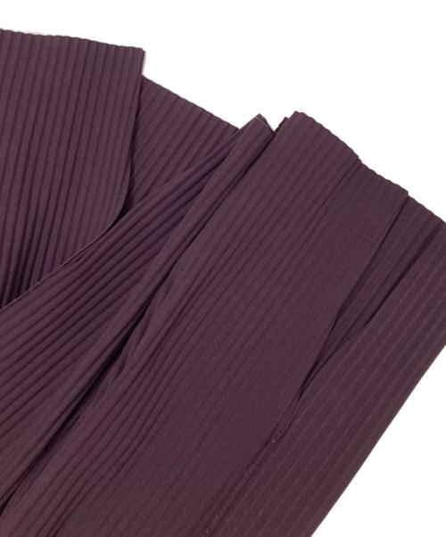 me ISSEY MIYAKE（ミーイッセイ ミヤケ）me ISSEY MIYAKE (ミーイッセイ ミヤケ) FINE KNIT PLEATS BOTTOM（ファインニットプリーツボトム）/ MI24KF627 レッド サイズ:-の古着・服飾アイテム