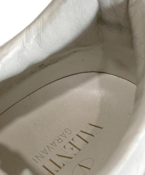 VALENTINO（ヴァレンティノ）VALENTINO (ヴァレンティノ) スタッズスニーカー ホワイト サイズ:40の古着・服飾アイテム