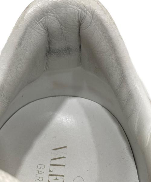 VALENTINO（ヴァレンティノ）VALENTINO (ヴァレンティノ) スタッズスニーカー ホワイト サイズ:40の古着・服飾アイテム