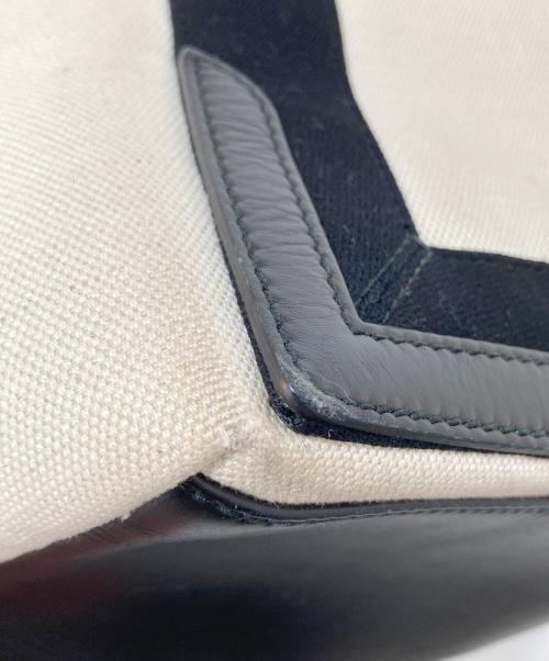 BALENCIAGA（バレンシアガ）BALENCIAGA (バレンシアガ) NAVY CABAS S アイボリーの古着・服飾アイテム