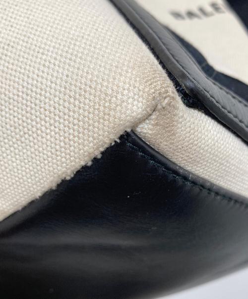 BALENCIAGA（バレンシアガ）BALENCIAGA (バレンシアガ) NAVY CABAS S アイボリーの古着・服飾アイテム