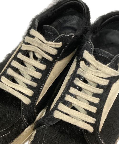 RICK OWENS（リックオウエンス）RICK OWENS (リックオウエンス) LHLLVS VINTAGE SNEAKS（ヘアカーフレザーヴィンテージスニーカー） 24SS ブラック サイズ:42の古着・服飾アイテム