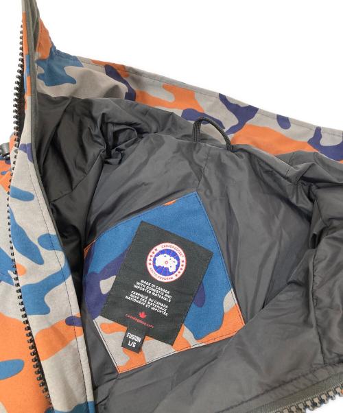 CANADA GOOSE（カナダグース）CANADA GOOSE (カナダグース) MACMILLAN PARKA（マクミランパーカ カモフラージュプリント）　3804MAP グレー サイズ:Lの古着・服飾アイテム