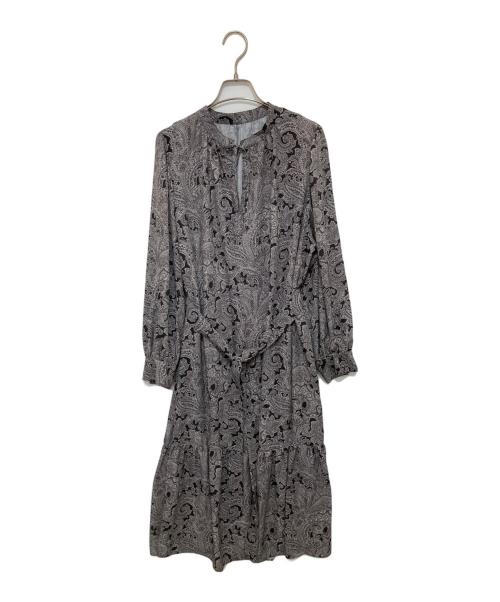 23区（ニジュウサンク）23区 (ニジュウサンク) 【洗える】Rattiペイズリープリント ティアード ワンピース ブラック サイズ:44の古着・服飾アイテム