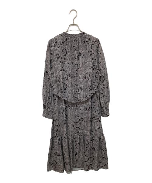 23区（ニジュウサンク）23区 (ニジュウサンク) 【洗える】Rattiペイズリープリント ティアード ワンピース ブラック サイズ:44の古着・服飾アイテム
