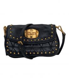 MIU MIU（ミュウミュウ）の古着「ロゴ　キルティングスタッズミニショルダーバッグ」｜ブラック