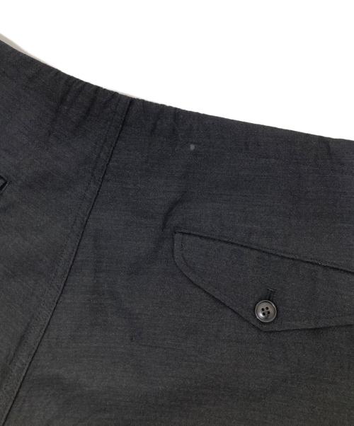 COMOLI（コモリ）COMOLI (コモリ) WOOL KNEE TUCK EASY PANTS ウールニータック イージーパンツ　T01-03003 グレー サイズ:2の古着・服飾アイテム