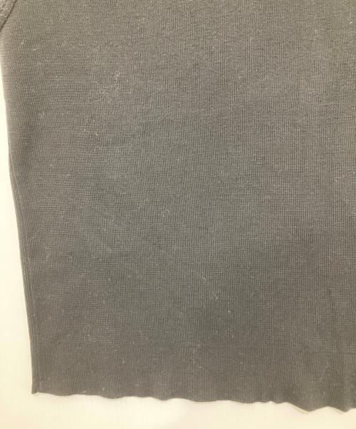 CHANEL（シャネル）CHANEL (シャネル) ミニプレート ノースリーブカットソー　P14692V00695 ブラック サイズ:42の古着・服飾アイテム