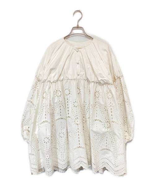 AUGUST（オーガスト）AUGUST (オーガスト) original cutwork lace blouse　オリジナルカットワークレースブラウス ホワイト サイズ:FREEの古着・服飾アイテム