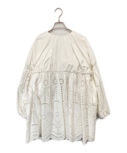 AUGUST（オーガスト）AUGUST (オーガスト) original cutwork lace blouse　オリジナルカットワークレースブラウス ホワイト サイズ:FREEの古着・服飾アイテム