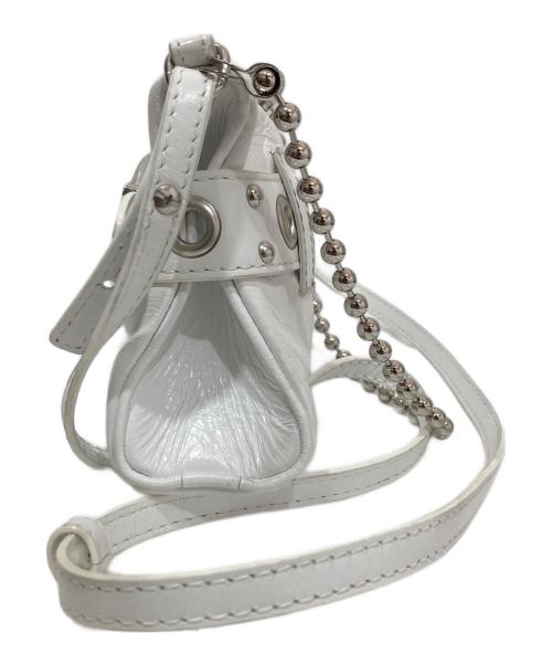 DSQUARED2（ディースクエアード）DSQUARED2 (ディースクエアード) Gothic レザーショルダーバッグ ホワイトの古着・服飾アイテム