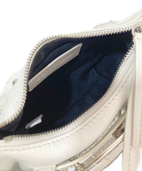 DSQUARED2（ディースクエアード）DSQUARED2 (ディースクエアード) Gothic レザーショルダーバッグ ホワイトの古着・服飾アイテム