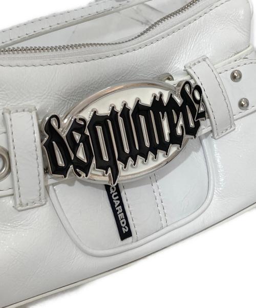 DSQUARED2（ディースクエアード）DSQUARED2 (ディースクエアード) Gothic レザーショルダーバッグ ホワイトの古着・服飾アイテム