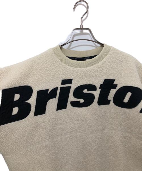 F.C.R.B.（エフシーレアルブリストル）F.C.R.B. (エフシーレアルブリストル) Bristol ブリストル BOA FLEECE BIG LOGO CREWNECK TOP FCRB-222045 ボア フリース トレーナー アイボリー サイズ:Mの古着・服飾アイテム