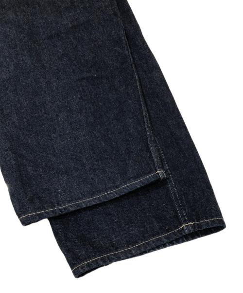 COMOLI（コモリ）COMOLI (コモリ) ベルテッド ワイド テーパード デニムパンツ　23SS　W03-03001 インディゴ サイズ:2の古着・服飾アイテム