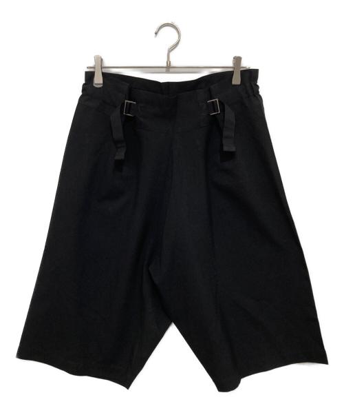 me ISSEY MIYAKE（ミーイッセイ ミヤケ）me ISSEY MIYAKE (ミーイッセイ ミヤケ) デザインハーフパンツ ブラック サイズ:ーの古着・服飾アイテム