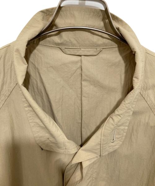 UNIVERSAL PRODUCTS.（ユニバーサルプロダクツ）UNIVERSAL PRODUCTS. (ユニバーサルプロダクツ) STAND COLLAR SHELL COAT/CHACOAL スタンドカラーシェルコート　231-60701 ブラウン サイズ:2の古着・服飾アイテム