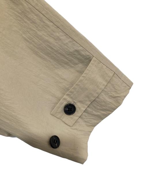 UNIVERSAL PRODUCTS.（ユニバーサルプロダクツ）UNIVERSAL PRODUCTS. (ユニバーサルプロダクツ) STAND COLLAR SHELL COAT/CHACOAL スタンドカラーシェルコート　231-60701 ブラウン サイズ:2の古着・服飾アイテム