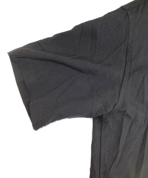 OAMC（オーエーエムシー）OAMC edition (エディション) Edition別注　exclusive IAN SHIRT(エクスクルーシブ イアンシャツ) 52-05-11-05004 / 比翼 ジップアップ 半袖シャツ ブラック サイズ:Mの古着・服飾アイテム