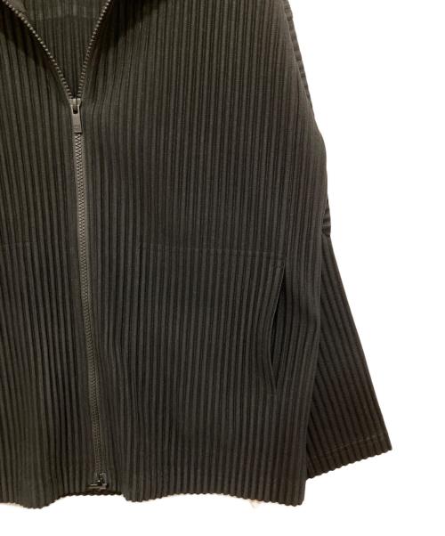HOMME PLISSE ISSEY MIYAKE（オム プリッセ イッセイ ミヤケ）HOMME PLISSE ISSEY MIYAKE (オム プリッセ イッセイ ミヤケ) 25SS BASICS プリーツジップアップジャケット HP55-JL440 ブラック サイズ:2の古着・服飾アイテム