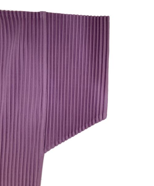 HOMME PLISSE ISSEY MIYAKE（オム プリッセ イッセイ ミヤケ）HOMME PLISSE ISSEY MIYAKE 25SS MONTHLY COLOR APRIL（マンスリーカラー エイプリル）プリーツシャツ HP51-JJ117 / 半袖シャツ パープル サイズ:３の古着・服飾アイテム