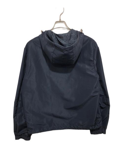 FENDI（フェンディ）FENDI (フェンディ) Denim-Effect-Ff-Windbreaker　ズッカ柄 リバーシブルナイロンジャケット　FAA615 AV61 ネイビー サイズ:44の古着・服飾アイテム