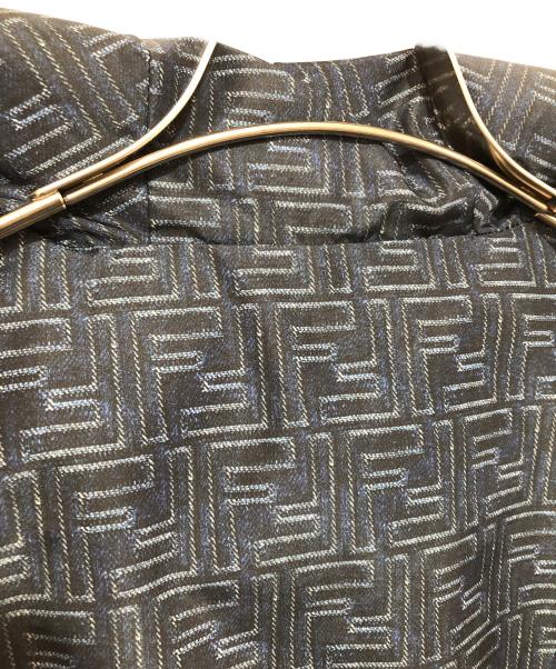 FENDI（フェンディ）FENDI (フェンディ) Denim-Effect-Ff-Windbreaker　ズッカ柄 リバーシブルナイロンジャケット　FAA615 AV61 ネイビー サイズ:44の古着・服飾アイテム