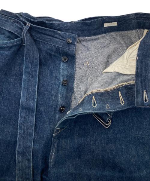 COMOLI（コモリ）COMOLI (コモリ) ベルテッドパンツデニムパンツ 	S03-03012 インディゴ サイズ:2の古着・服飾アイテム