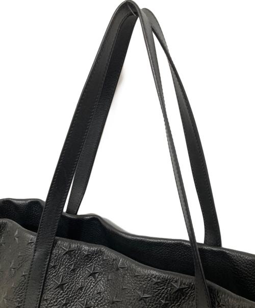 JIMMY CHOO（ジミーチュウ）JIMMY CHOO (ジミーチュウ) PIMLICO N/S EMG (ピムリコ)　スターエンボスレザートートバッグ ブラックの古着・服飾アイテム