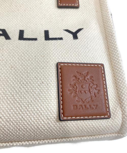 BALLY（バリー）BALLY (バリー) AKELEI TOTE XS ミニ トートバッグ キャンバス　アケライトートXS　WAE05D アイボリーの古着・服飾アイテム