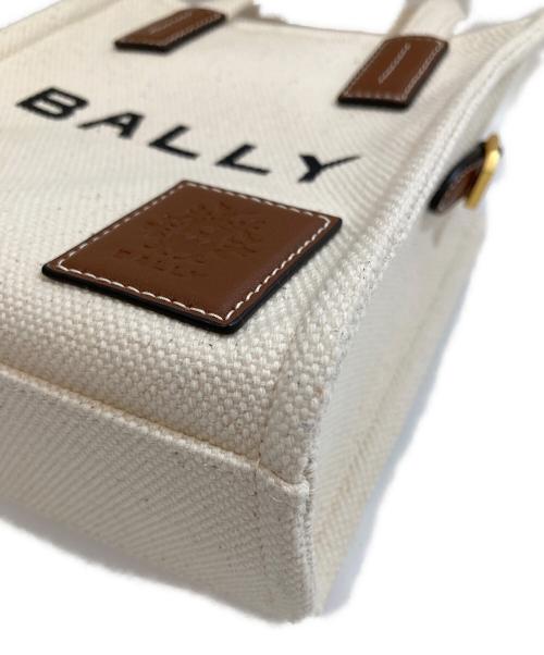 BALLY（バリー）BALLY (バリー) AKELEI TOTE XS ミニ トートバッグ キャンバス　アケライトートXS　WAE05D アイボリーの古着・服飾アイテム