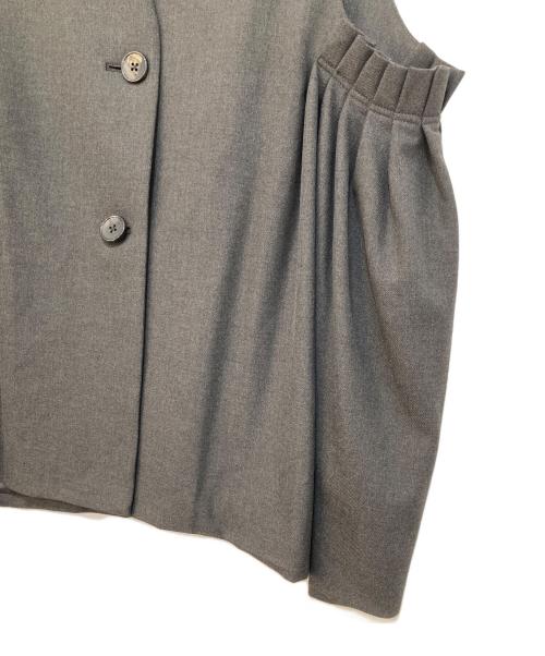 #Newans（ハッシュニュアンス）#Newans (ハッシュニュアンス) サイドギャザージレ / ベスト　VRNECW0412　亀恭子コラボ グレー サイズ:1の古着・服飾アイテム