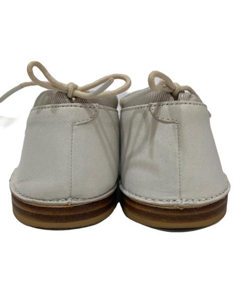 ARTS&SCIENCE（アーツアンドサイエンス）ARTS&SCIENCE (アーツアンドサイエンス) カンフーバレエシューズ アイボリー サイズ:241/2の古着・服飾アイテム