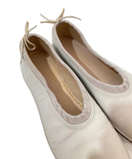 ARTS&SCIENCE（アーツアンドサイエンス）ARTS&SCIENCE (アーツアンドサイエンス) カンフーバレエシューズ アイボリー サイズ:241/2の古着・服飾アイテム
