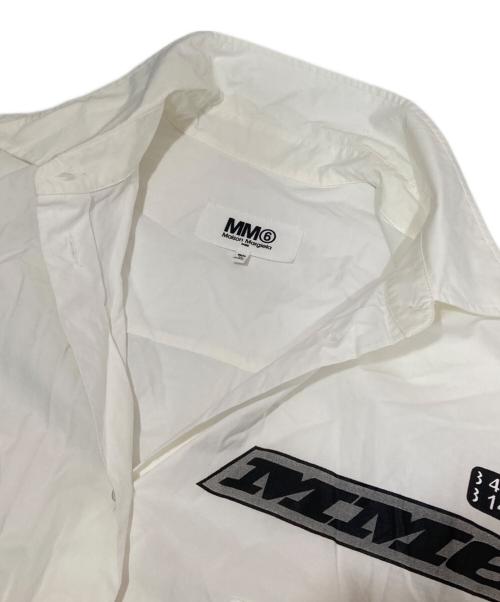 MM6 Maison Margiela（エムエムシックスメゾンマルジェラ）MM6 Maison Margiela (エムエムシックスメゾンマルジェラ) モトクロス ロゴ シャツドレス S52CT0609 S47294 ホワイト サイズ:Sの古着・服飾アイテム