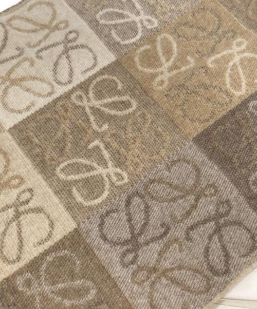 LOEWE（ロエベ）LOEWE (ロエベ) チェッカーボード アナグラム マフラー ベージュの古着・服飾アイテム