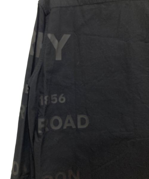 BURBERRY LONDON（バーバリーロンドン）BURBERRY LONDON (バーバリーロンドン) 20SS Horseferry Print Shirt（ホースフェリー プリントシャツ）　8029347 ブラック サイズ:Sの古着・服飾アイテム